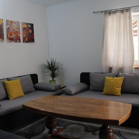 Apartman Lilium クニン エクステリア 写真